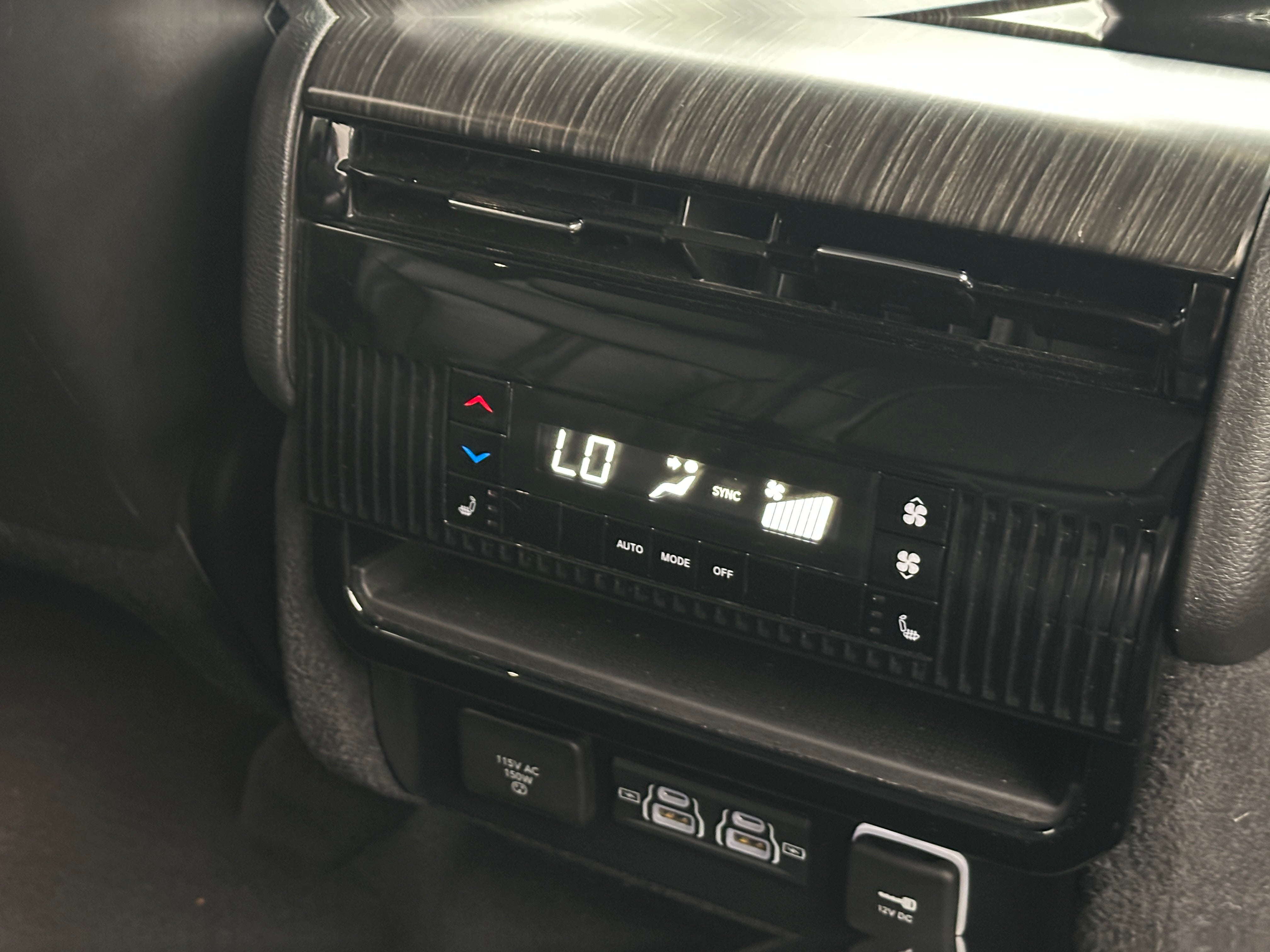 jeep wagoneer l 2023 1C4SJSDP8PS540686 image jeep wagoneer l 2023 1C4SJSDP8PS540686 image